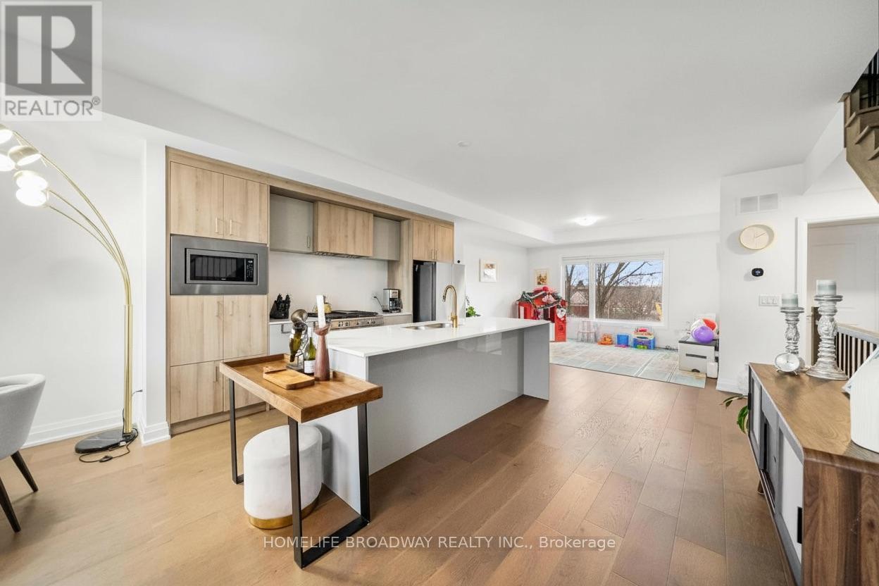 37 Persica Street, Richmond Hill, Ontario  L4E 2T3 - Photo 9 - N12800530