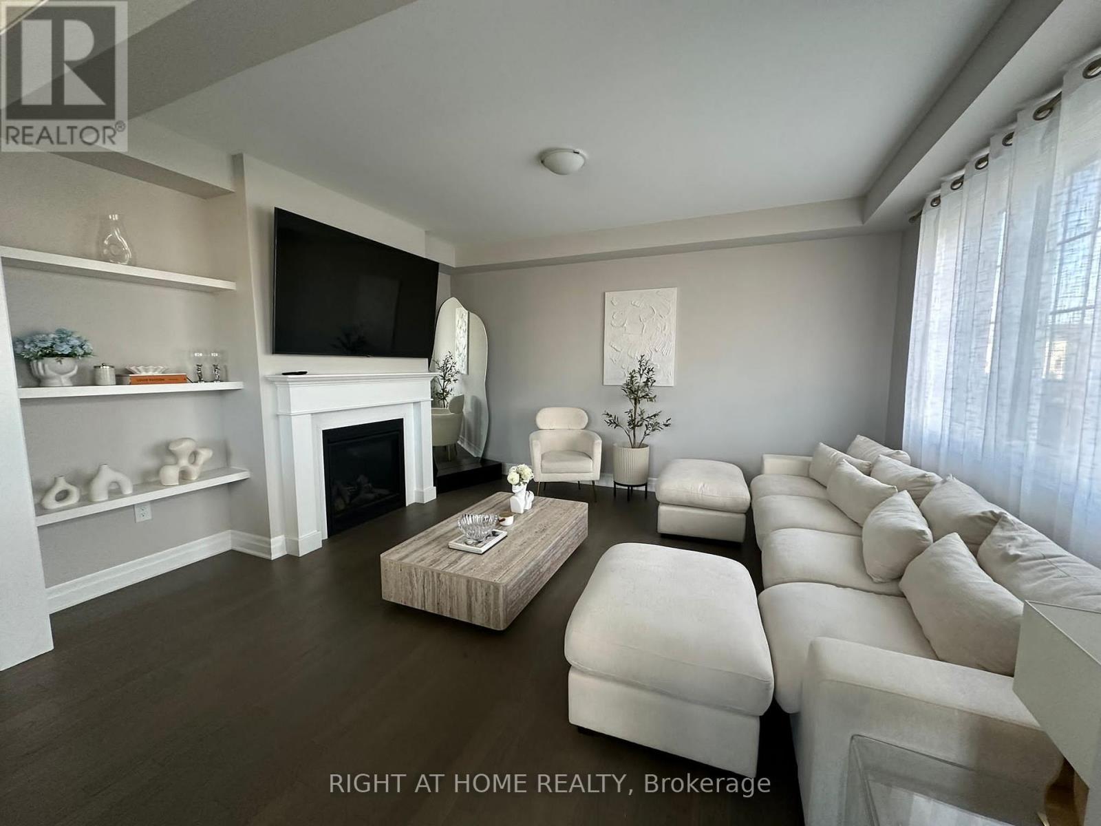 3048 John Mckay Boulevard, Oakville, Ontario  L6H 3Z9 - Photo 4 - W12800546