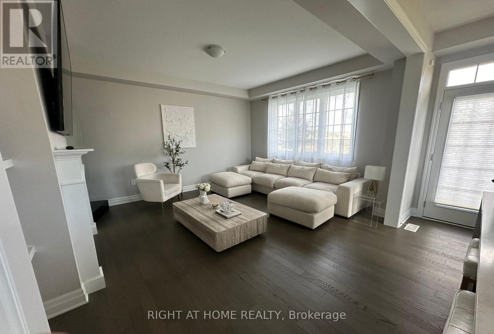 3048 John Mckay Boulevard, Oakville, Ontario  L6H 3Z9 - Photo 5 - W12800546