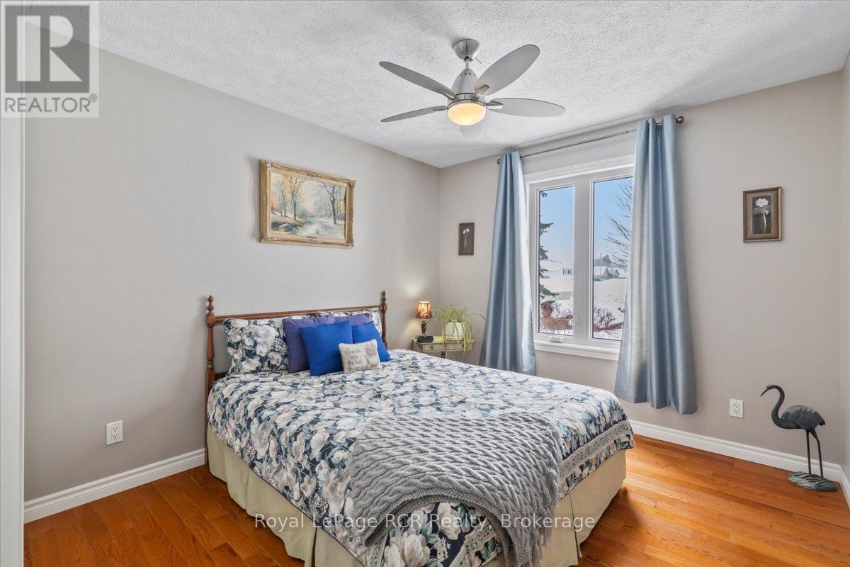 239 4th Street Crescent, Hanover, Ontario  N4N 3S2 - Photo 10 - X12800606