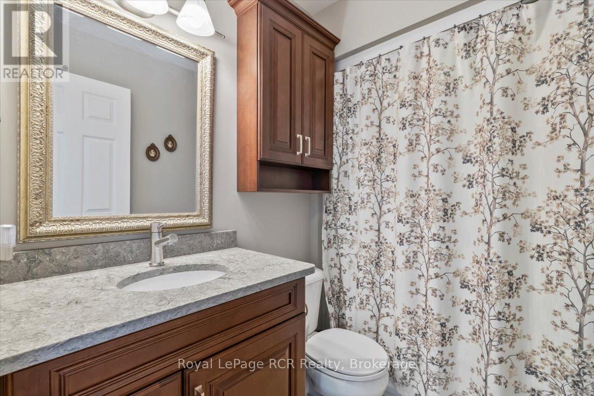 239 4th Street Crescent, Hanover, Ontario  N4N 3S2 - Photo 12 - X12800606