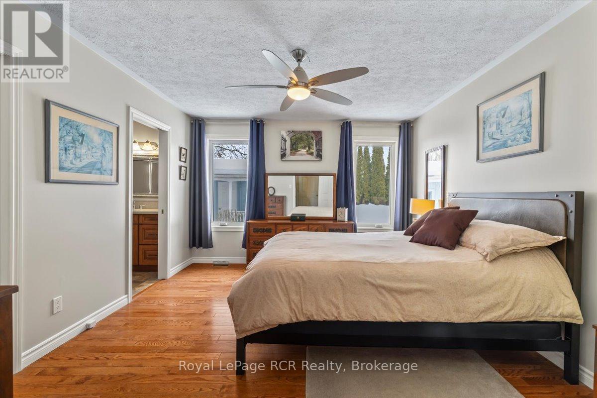 239 4th Street Crescent, Hanover, Ontario  N4N 3S2 - Photo 14 - X12800606