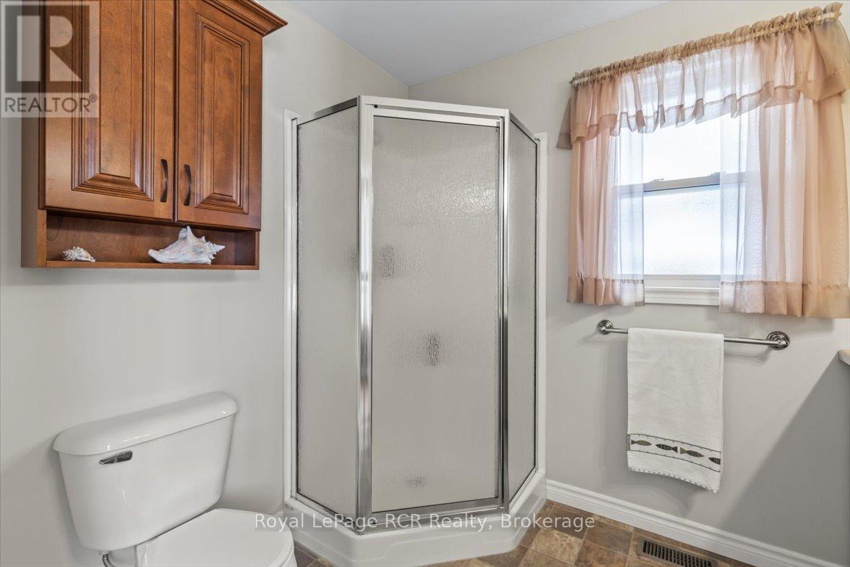 239 4th Street Crescent, Hanover, Ontario  N4N 3S2 - Photo 17 - X12800606