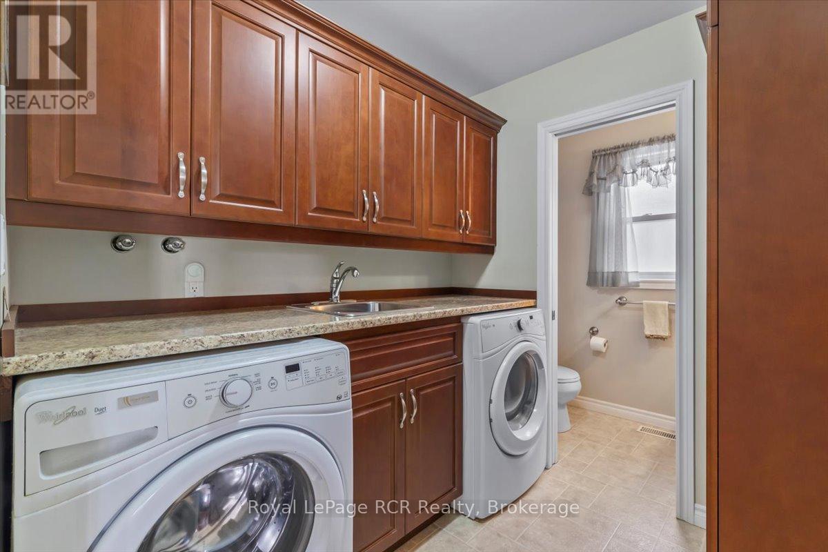 239 4th Street Crescent, Hanover, Ontario  N4N 3S2 - Photo 18 - X12800606