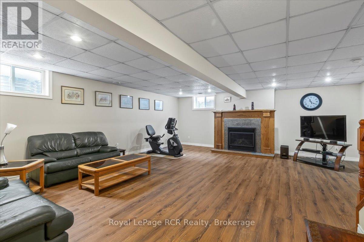 239 4th Street Crescent, Hanover, Ontario  N4N 3S2 - Photo 21 - X12800606