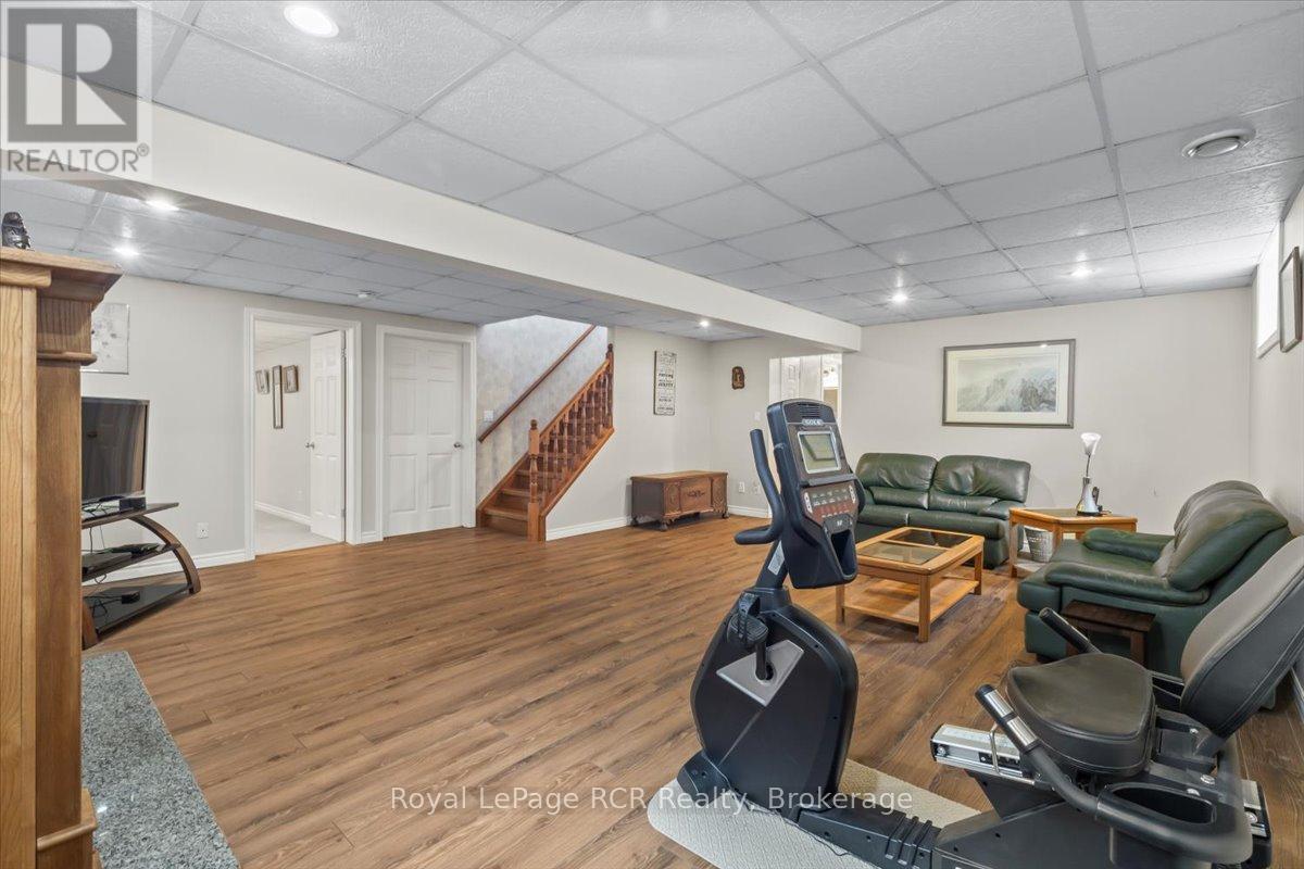 239 4th Street Crescent, Hanover, Ontario  N4N 3S2 - Photo 22 - X12800606