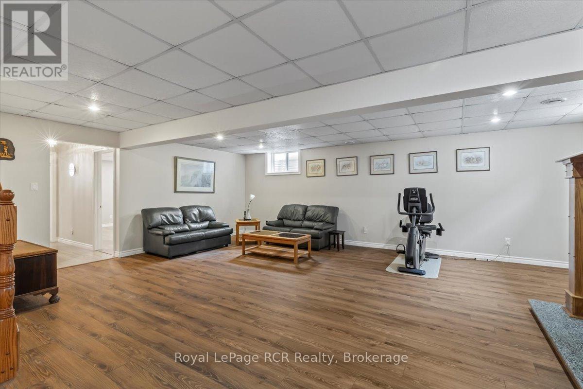 239 4th Street Crescent, Hanover, Ontario  N4N 3S2 - Photo 23 - X12800606