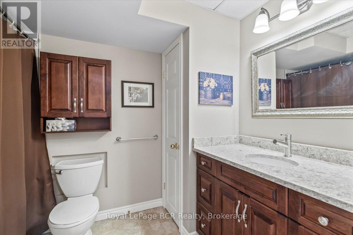 239 4th Street Crescent, Hanover, Ontario  N4N 3S2 - Photo 25 - X12800606