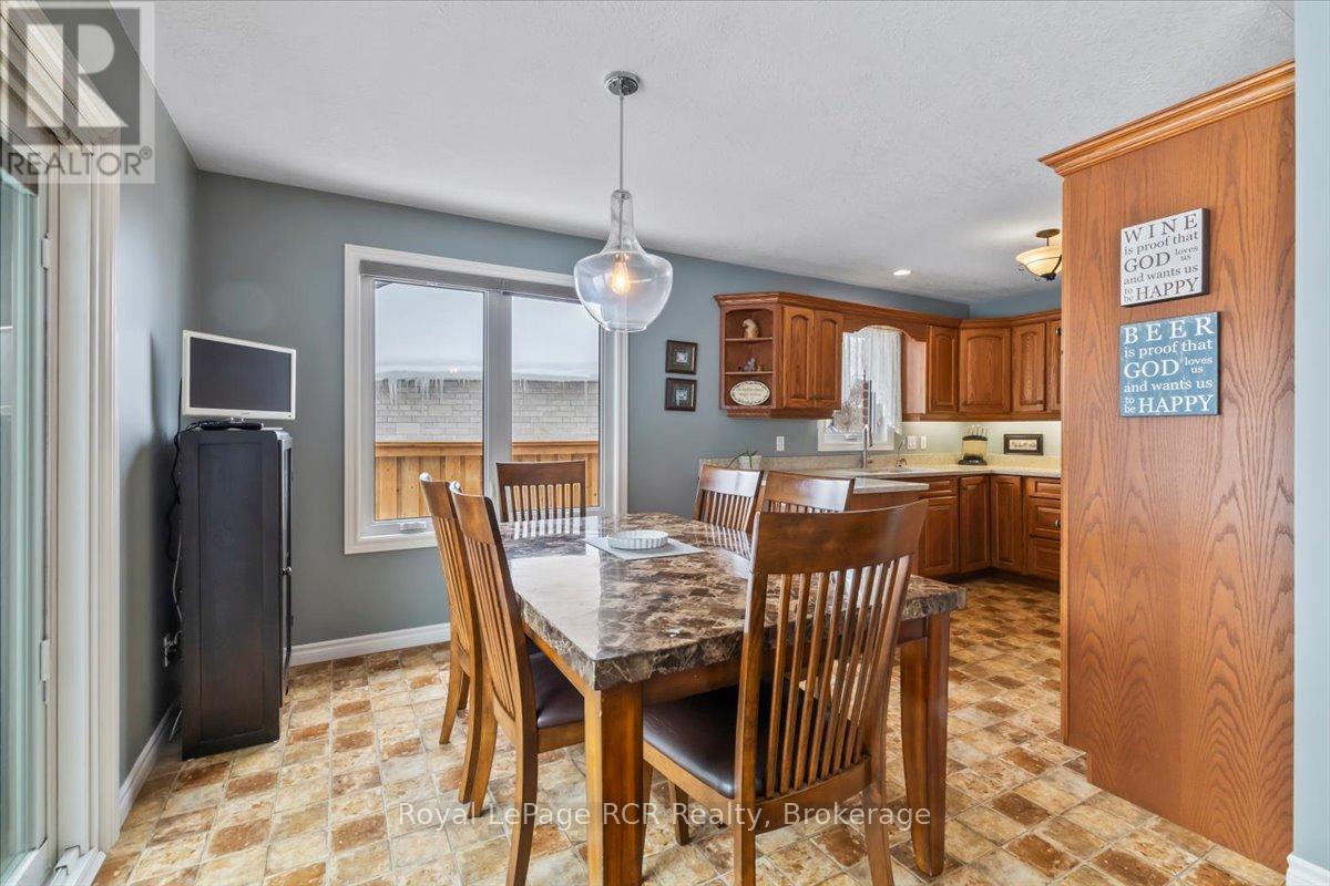 239 4th Street Crescent, Hanover, Ontario  N4N 3S2 - Photo 7 - X12800606