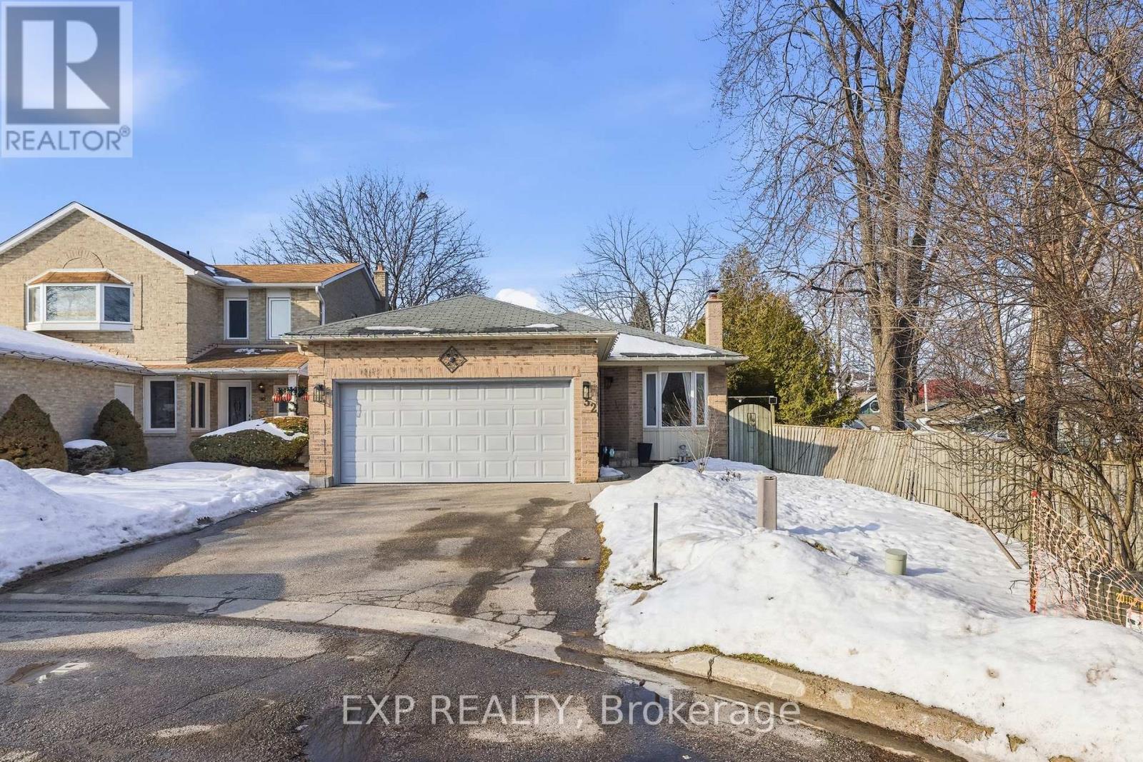 32 Bird Crescent, Ajax, Ontario  L1S 5B9 - Photo 2 - E12800626