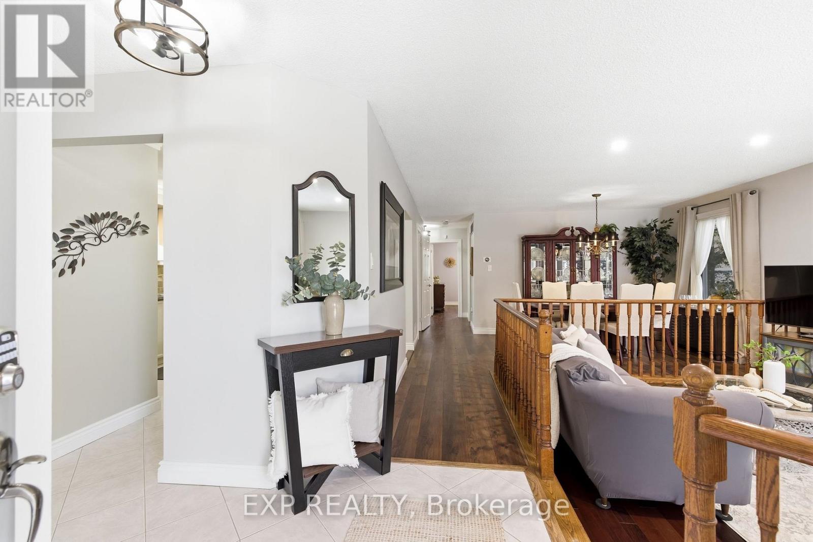 32 Bird Crescent, Ajax, Ontario  L1S 5B9 - Photo 5 - E12800626