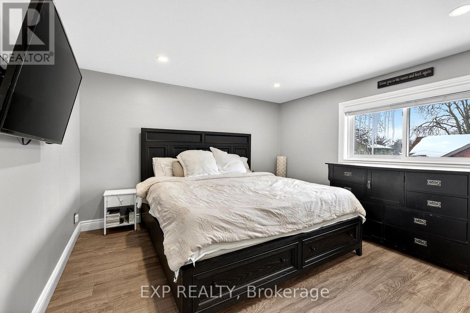 266 Bleecker Avenue, Belleville (Belleville Ward), Ontario  K8N 3V4 - Photo 12 - X12800634