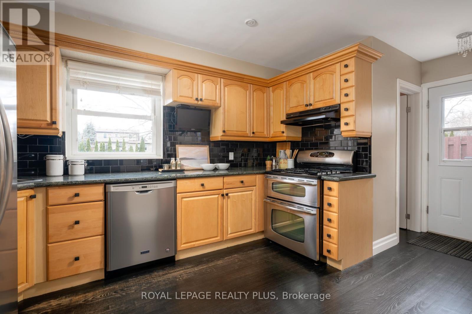 2034 Harvest Drive, Mississauga, Ontario  L4Y 1T6 - Photo 18 - W12774490