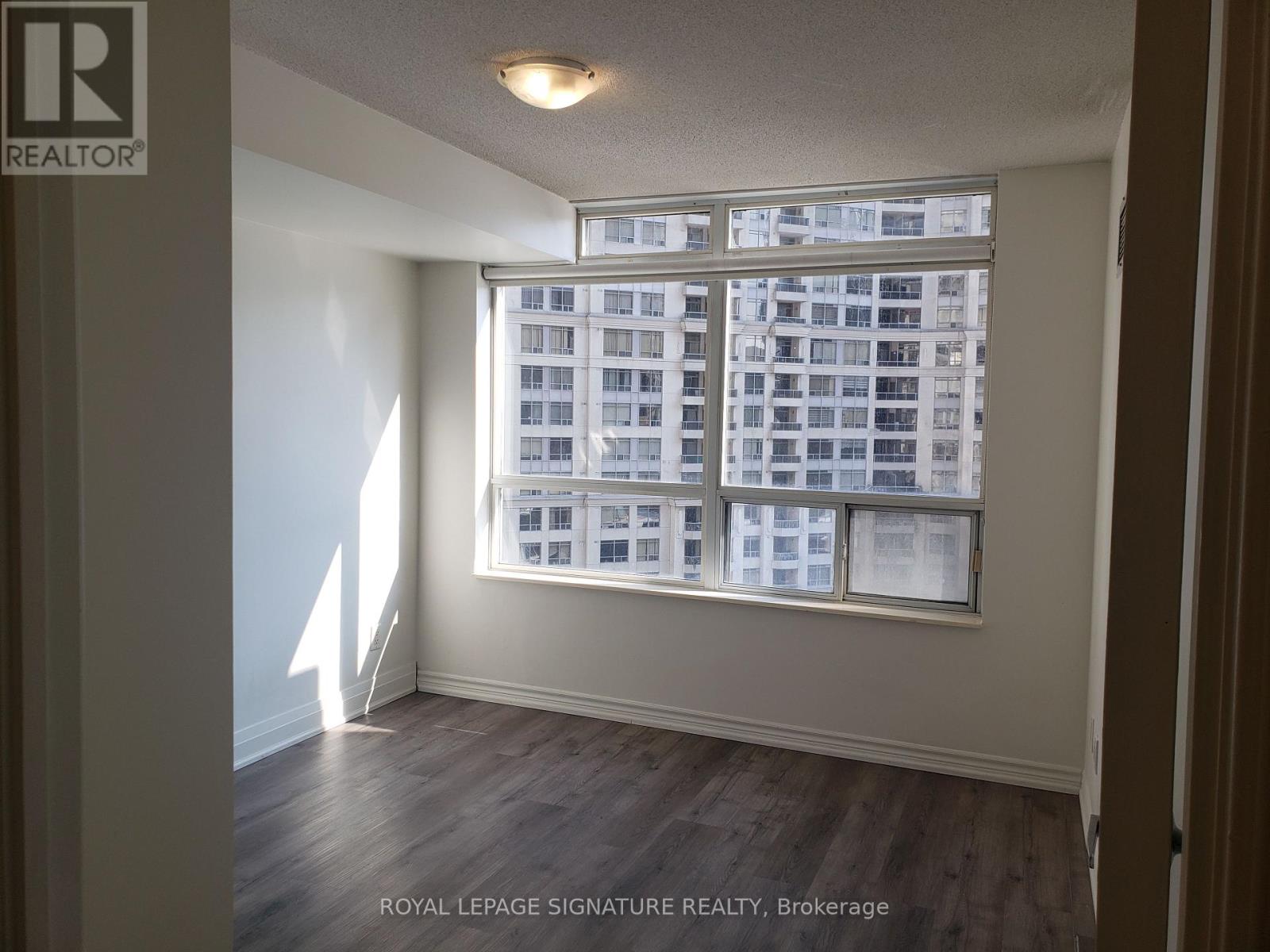 931 - 3888 Duke Of York Boulevard, Mississauga, Ontario  L5B 4P5 - Photo 9 - W12794628