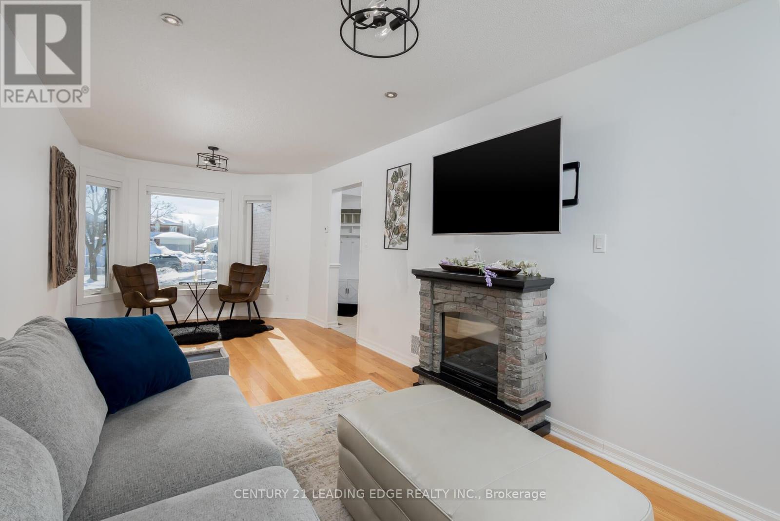 13 Gordon Court, Barrie, Ontario  L4N 7A4 - Photo 8 - S12793570