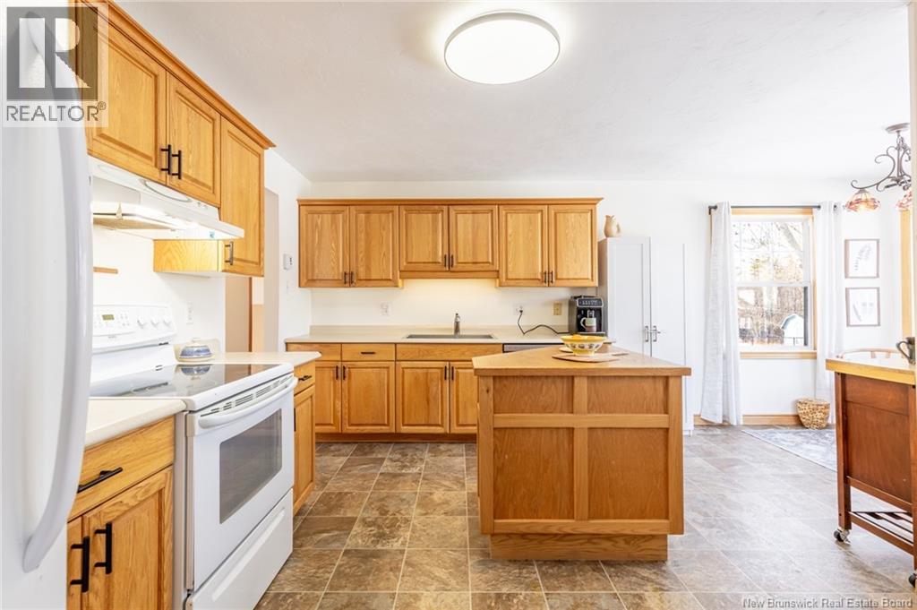 135 Goodine Street, Fredericton, New Brunswick E3B 7J7 - Photo 8 - NB133516