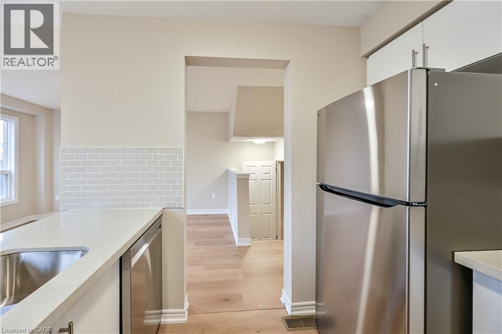 8 Livingstone Crescent, Cambridge, Ontario  N3H 3S7 - Photo 12 - 40799274