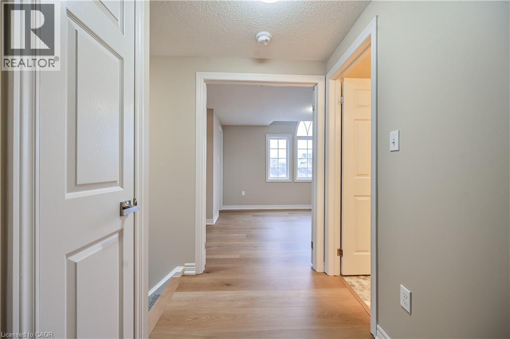 8 Livingstone Crescent, Cambridge, Ontario  N3H 3S7 - Photo 33 - 40799274