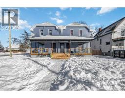 218-220 Mitton STREET South, Sarnia, Ontario