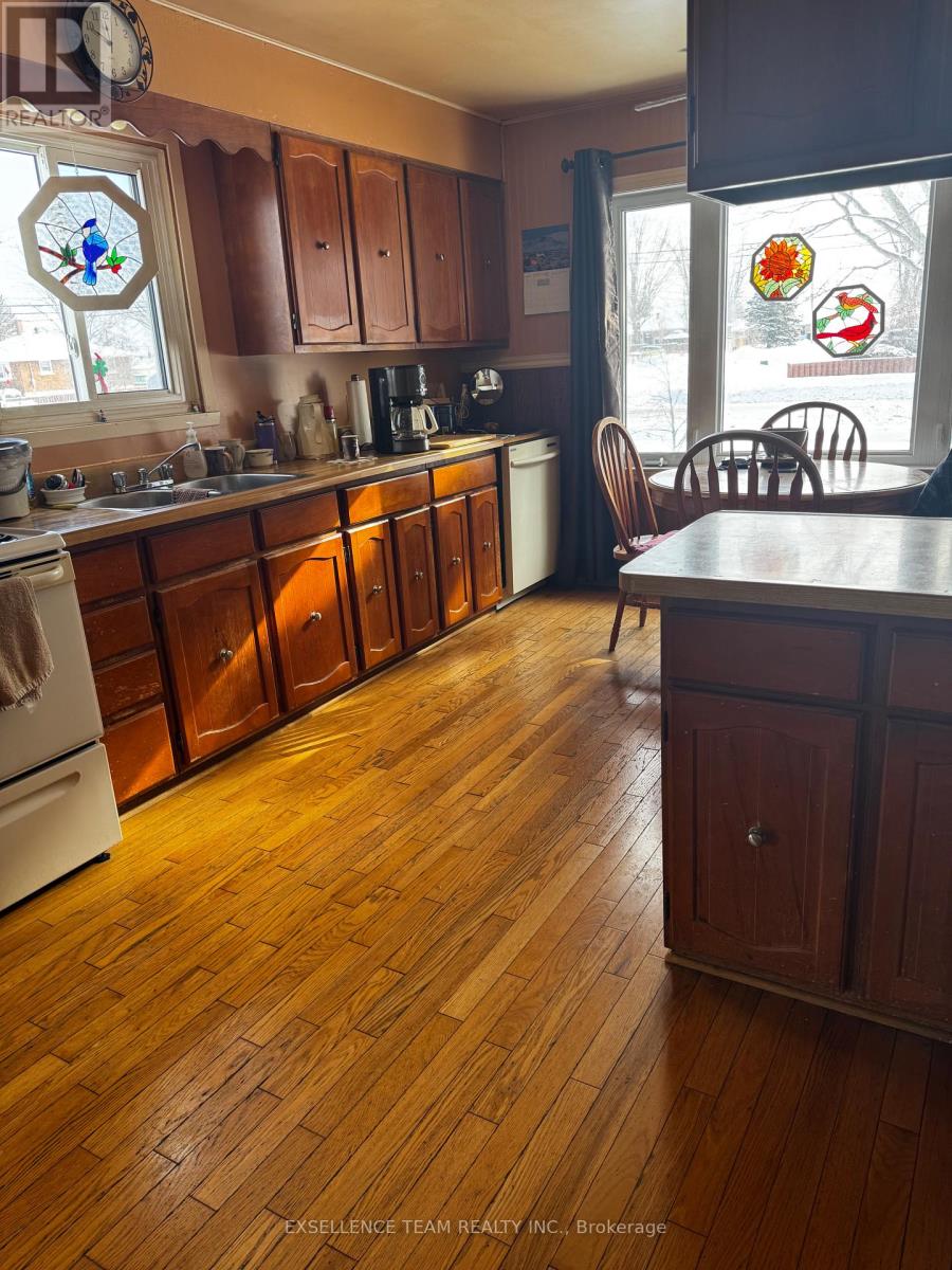 1300 Gallinger Avenue, Cornwall, Ontario  K6J 4T5 - Photo 7 - X12750592