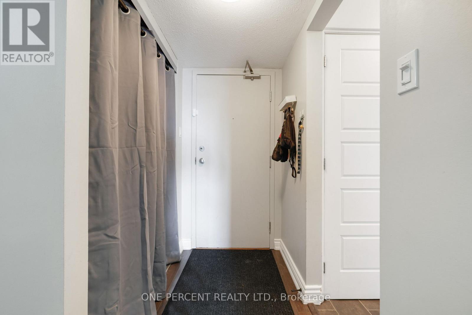 303 - 270 Lorry Greenberg Drive, Ottawa, Ontario  K1T 3K2 - Photo 5 - X12800642