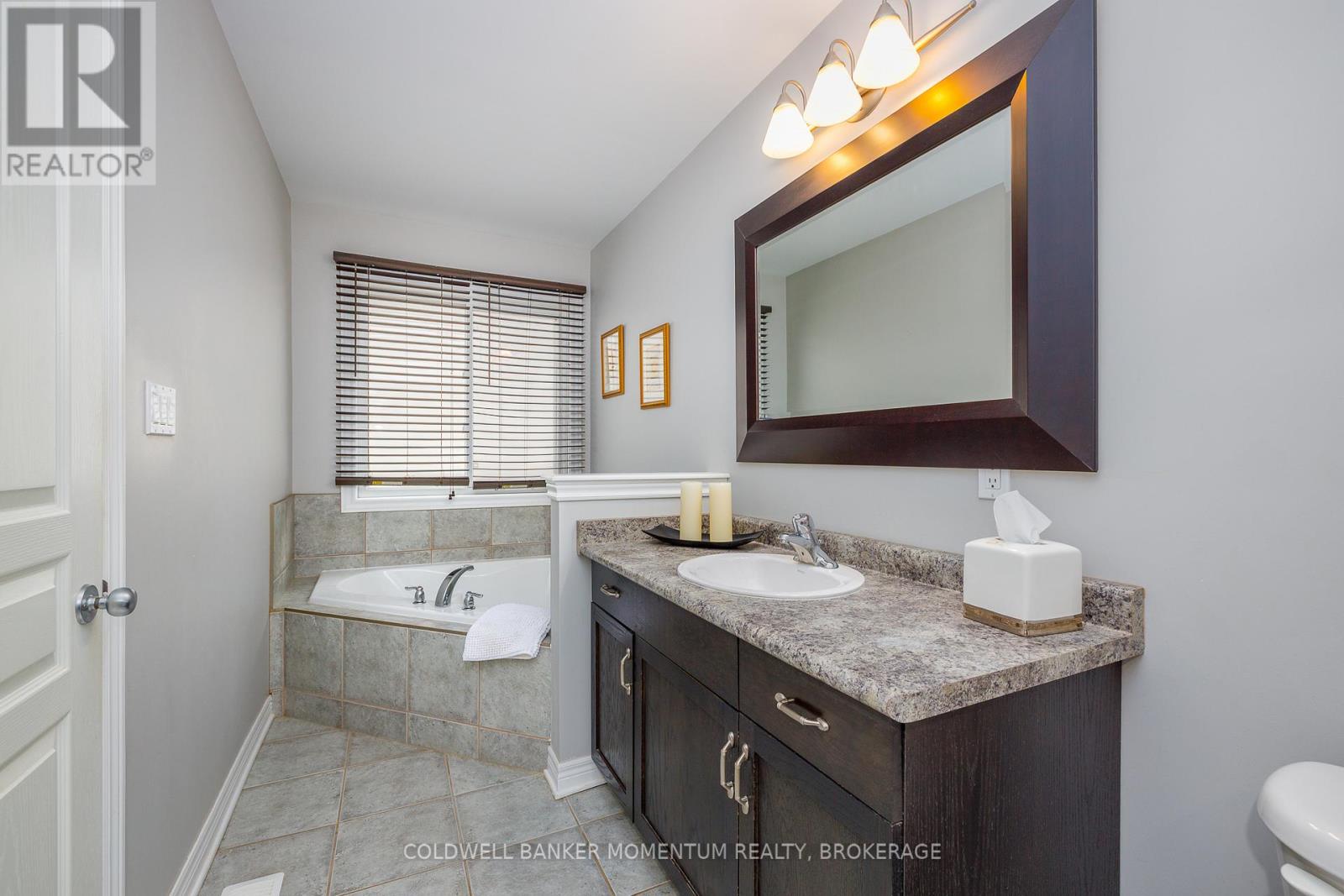 6838 Courtney Crescent, Niagara Falls, Ontario  L2H 0A3 - Photo 31 - X12800594