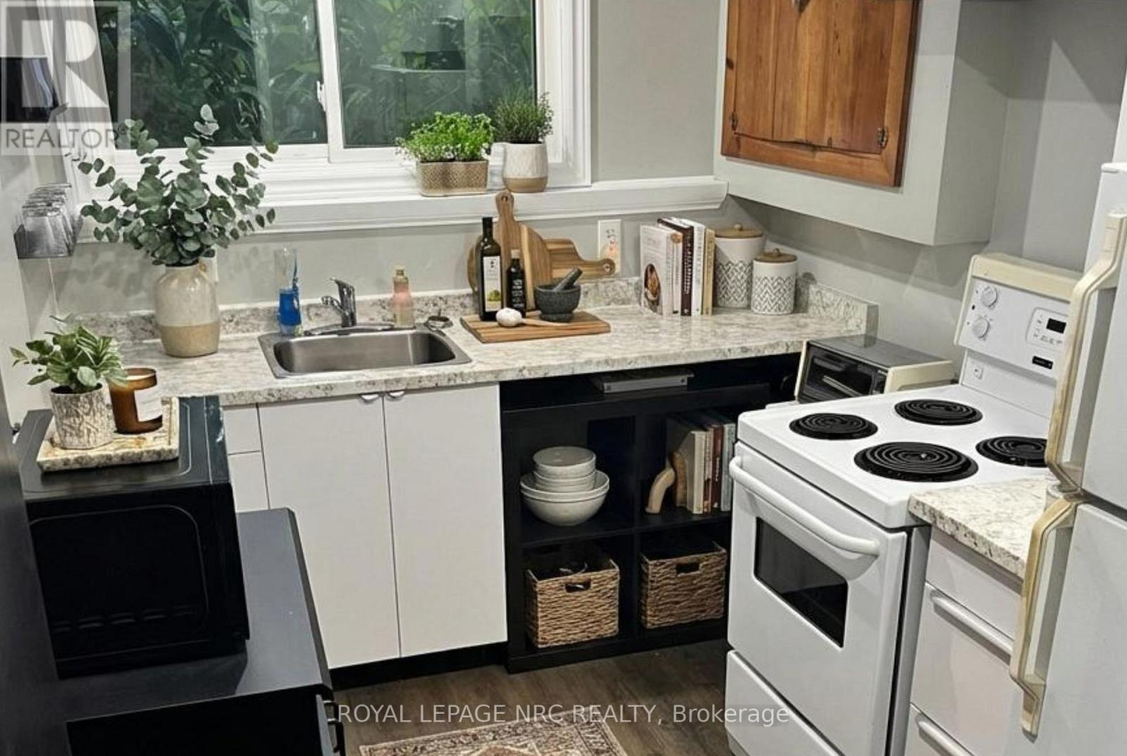 61 Prince Philip Drive, St. Catharines, Ontario  L2N 3H9 - Photo 5 - X12800632