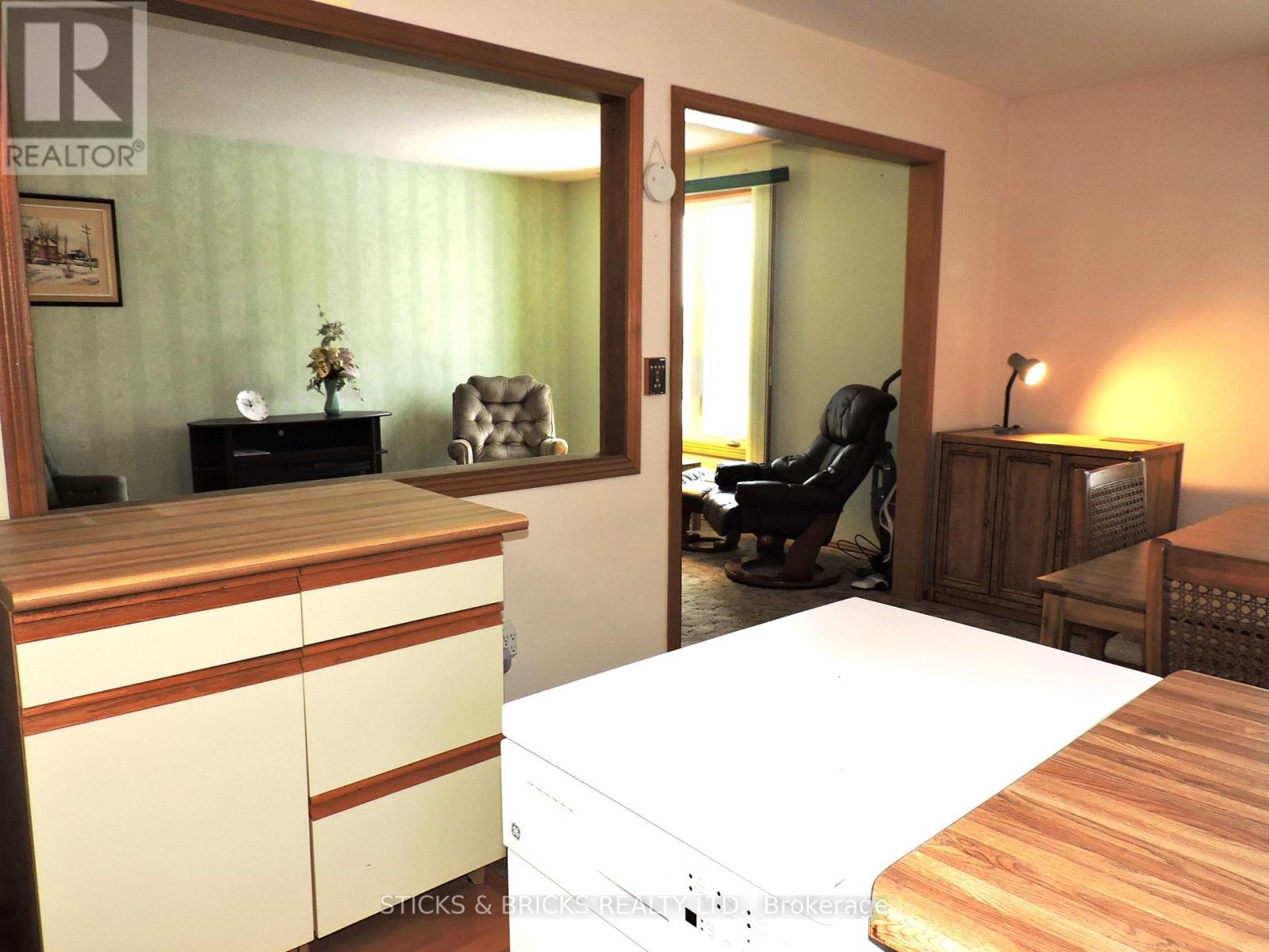 7740 Chorozy Street, Niagara Falls, Ontario  L2H 2N9 - Photo 10 - X12800650