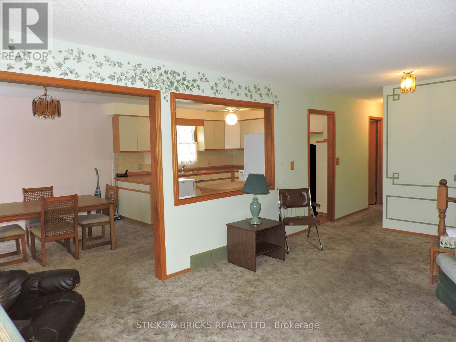 7740 Chorozy Street, Niagara Falls, Ontario  L2H 2N9 - Photo 4 - X12800650