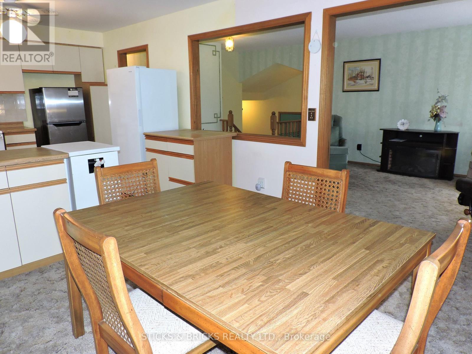 7740 Chorozy Street, Niagara Falls, Ontario  L2H 2N9 - Photo 6 - X12800650