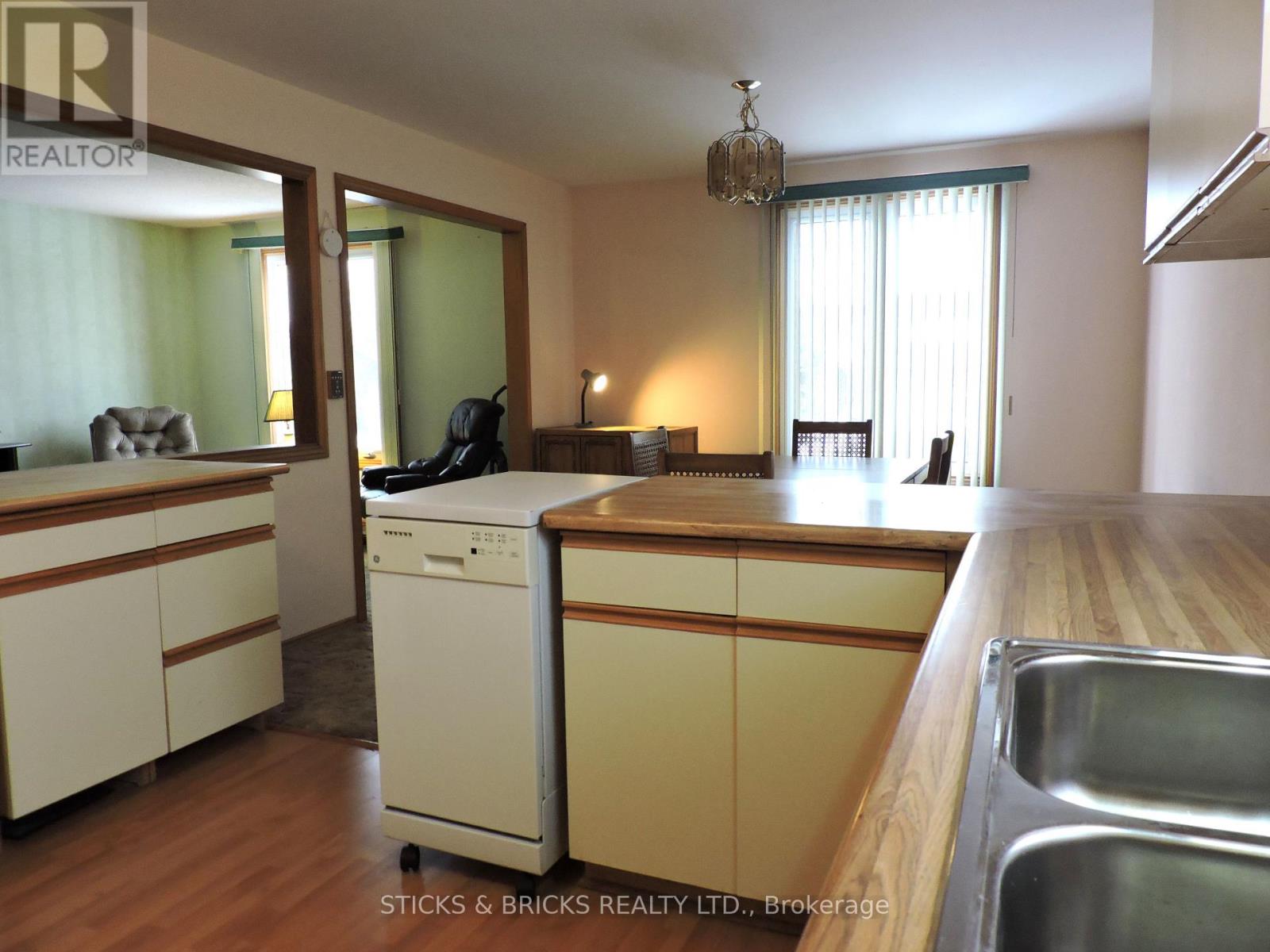 7740 Chorozy Street, Niagara Falls, Ontario  L2H 2N9 - Photo 7 - X12800650