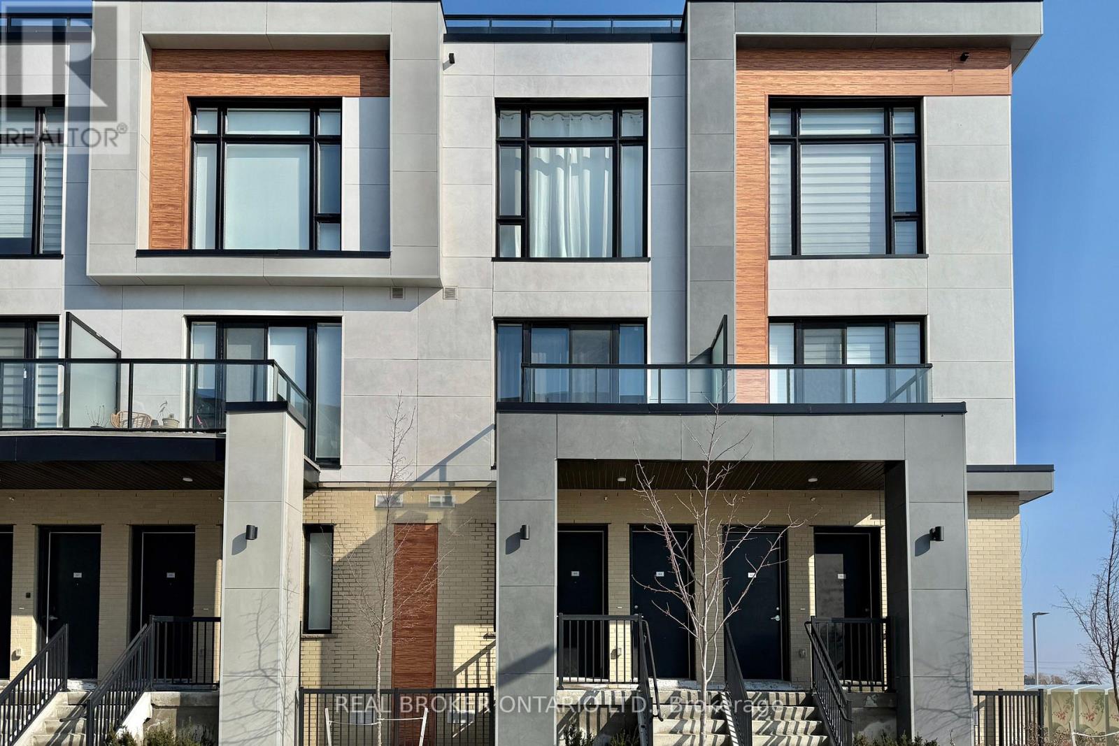 404 - 11 Steckley House Lane, Richmond Hill, Ontario  L4S 0N1 - Photo 1 - N12800584