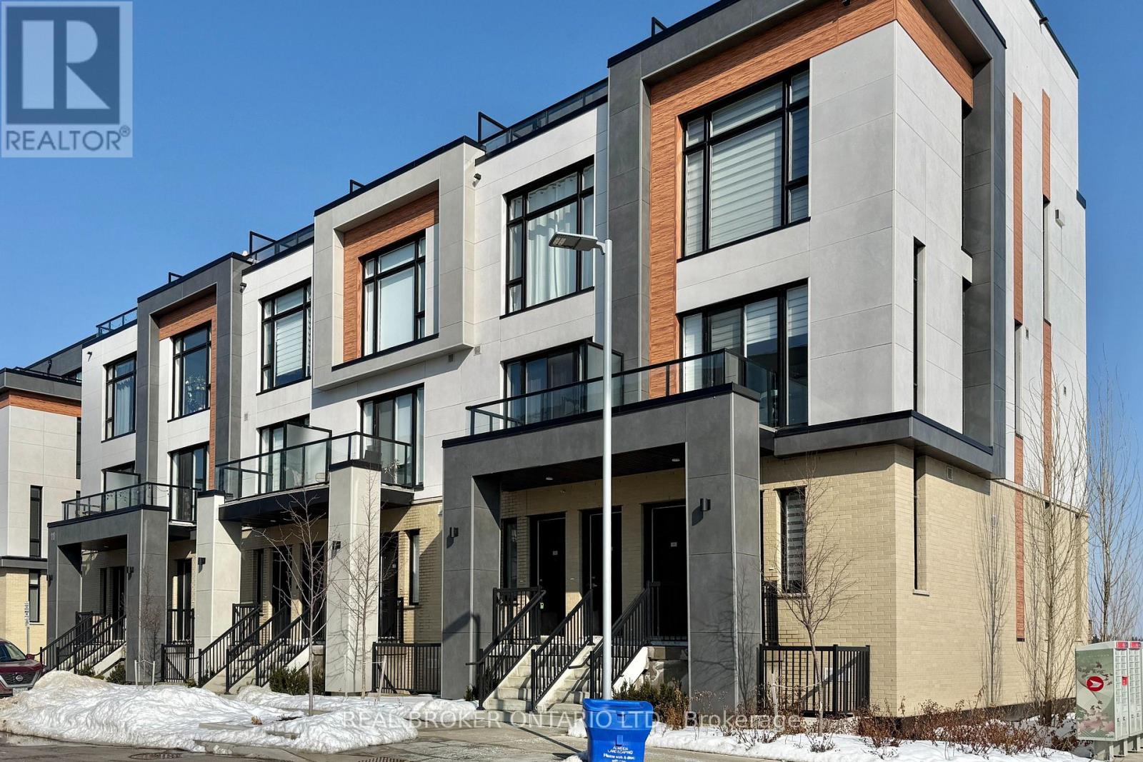 404 - 11 Steckley House Lane, Richmond Hill, Ontario  L4S 0N1 - Photo 2 - N12800584