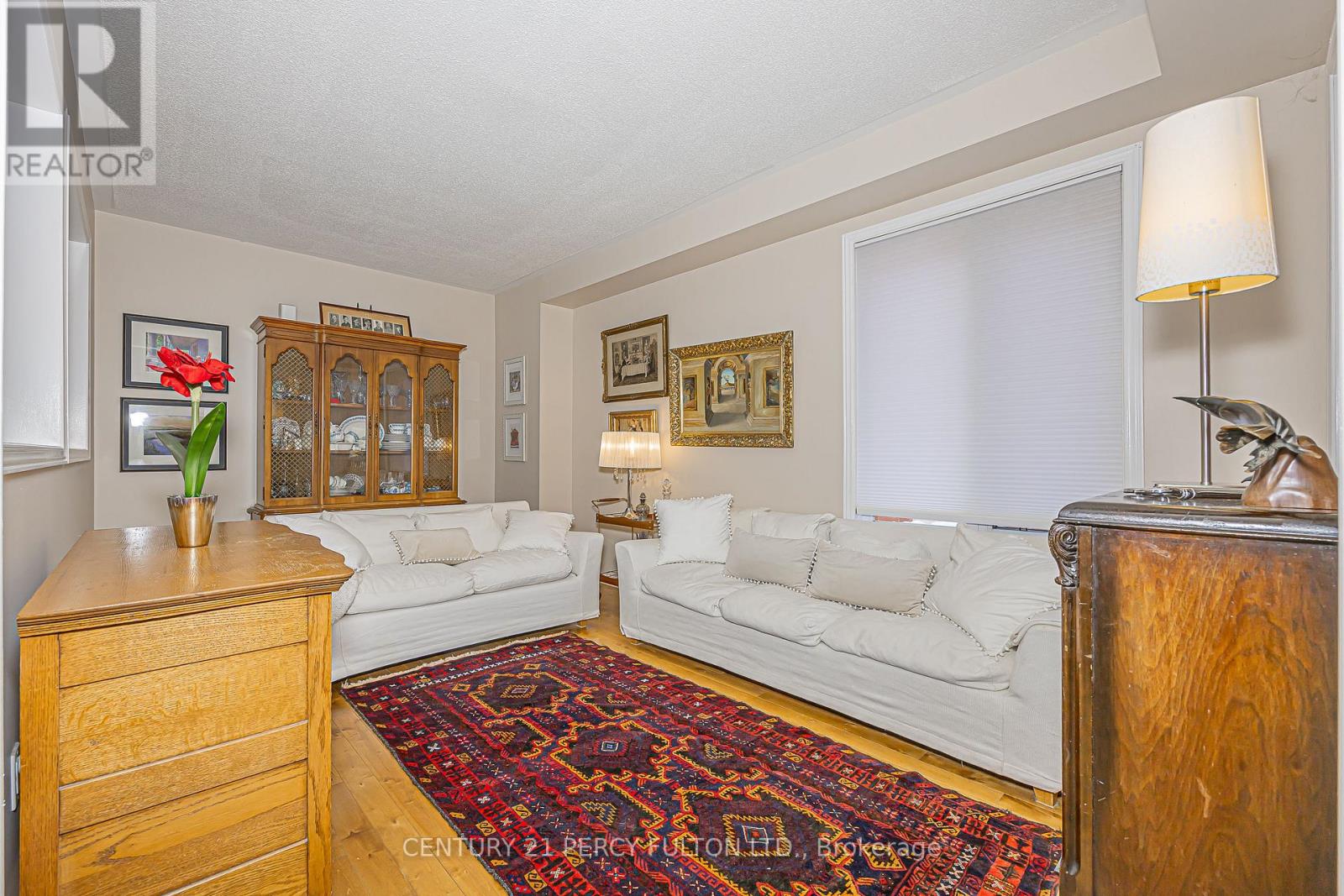 84 Loraview Lane, Aurora, Ontario  L4G 6N5 - Photo 4 - N12800612