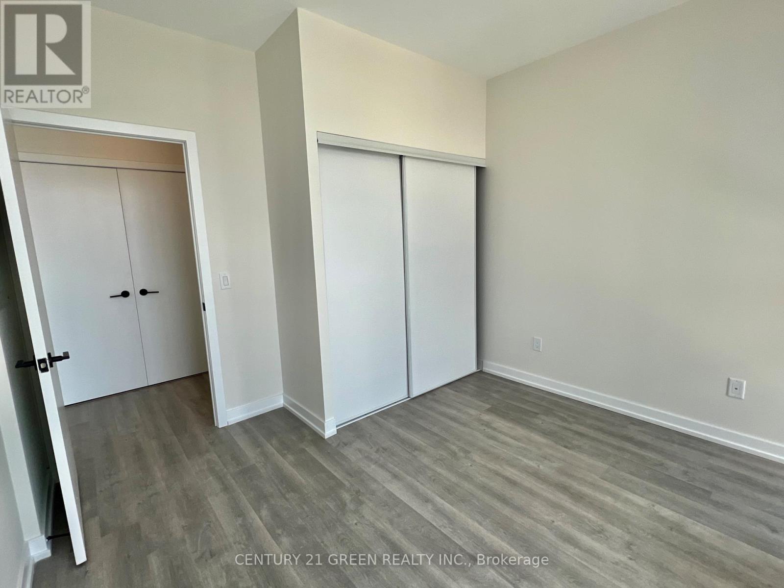 1011 - 2300 St. Clair Avenue W, Toronto, Ontario  M6N 0B3 - Photo 9 - W12800582