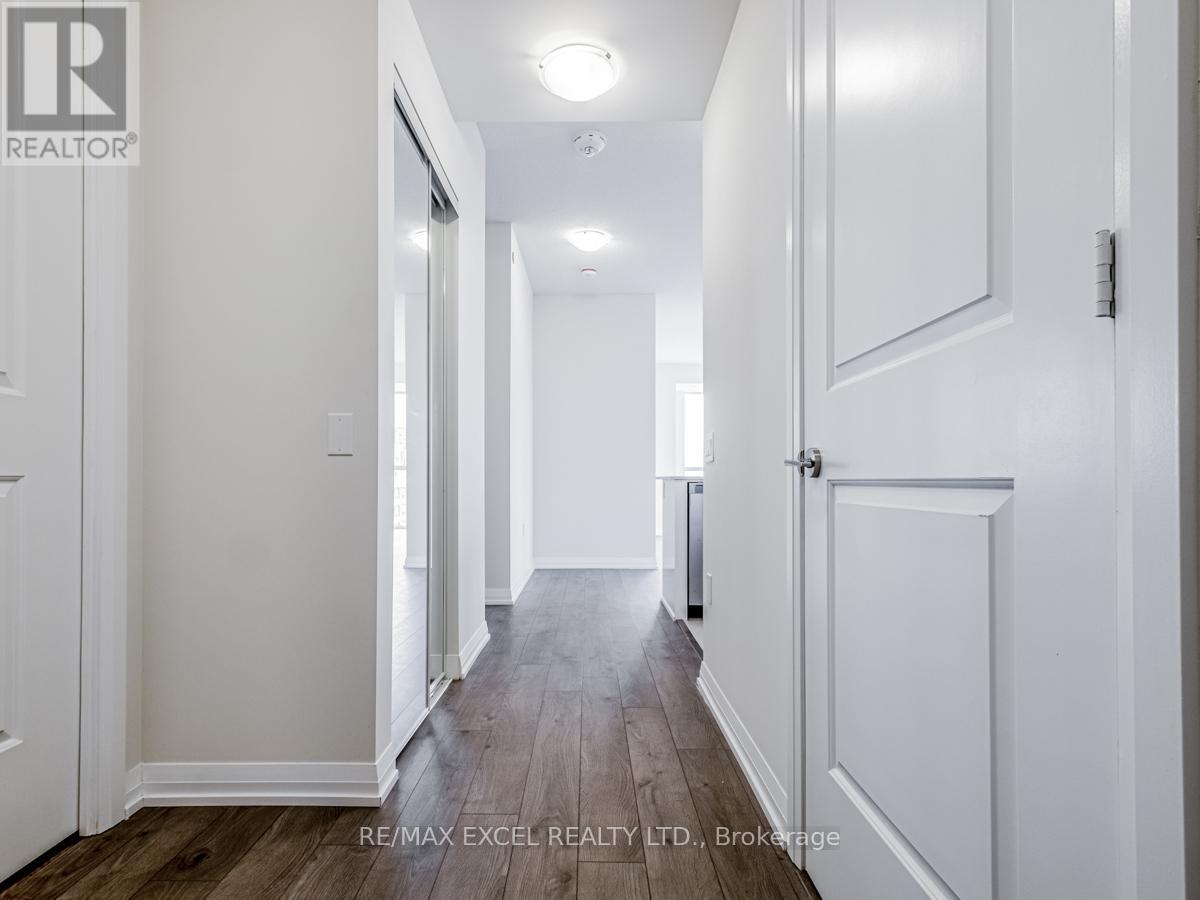 919 - 35 Watergarden Drive, Mississauga, Ontario  L5R 0G8 - Photo 4 - W12800600