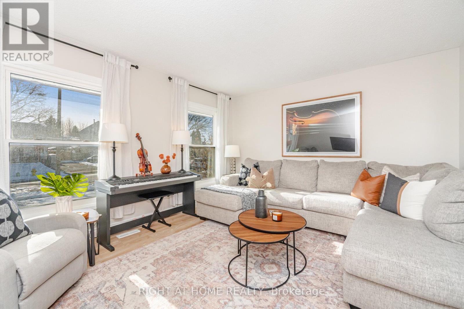 17 WHITE OWL CRESCENT, Brantford, Ontario