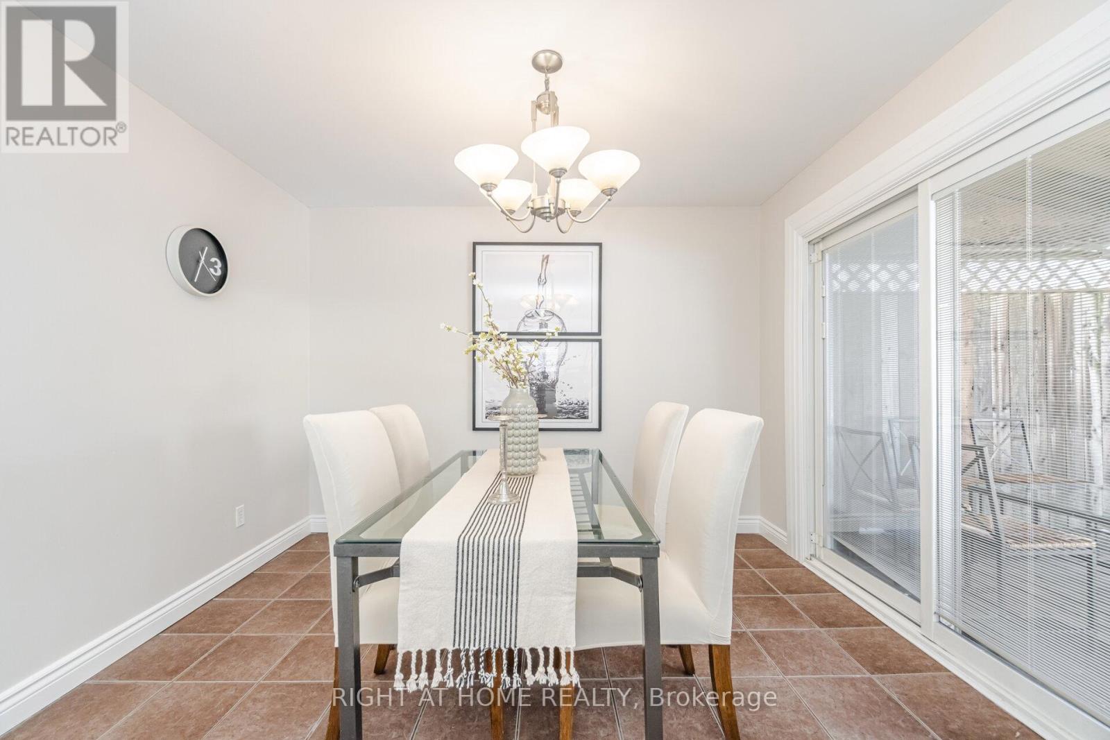 17 White Owl Crescent, Brantford, Ontario  N3P 1A1 - Photo 8 - X12800580