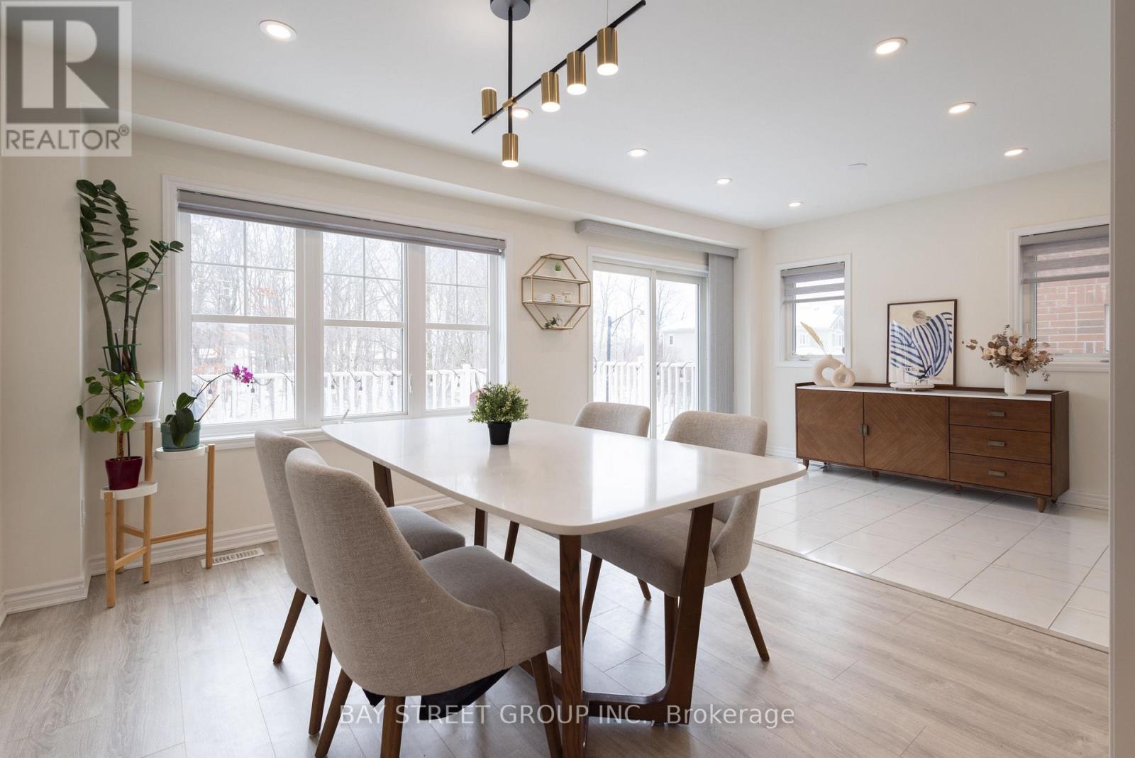 11 - 230 Avonsyde Boulevard, Hamilton, Ontario  L8B 1T9 - Photo 2 - X12800602