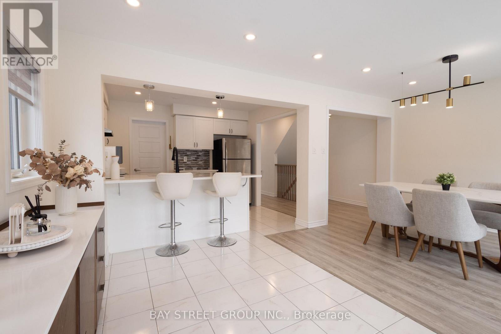 11 - 230 Avonsyde Boulevard, Hamilton, Ontario  L8B 1T9 - Photo 4 - X12800602