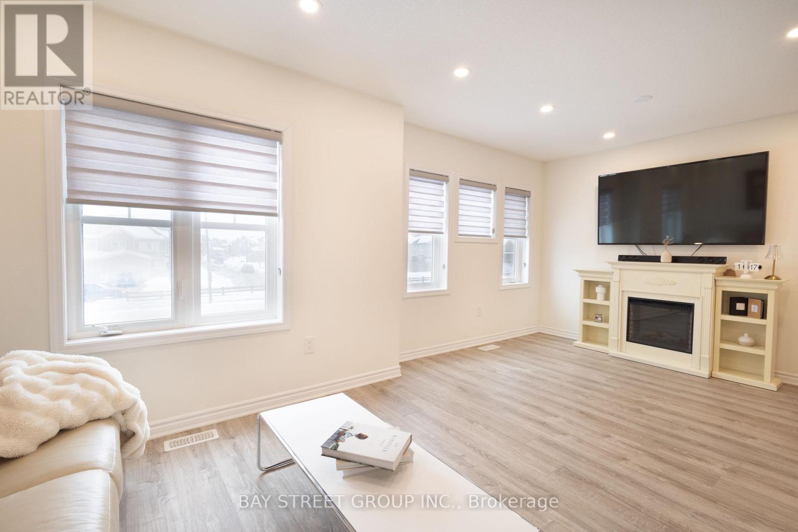 11 - 230 Avonsyde Boulevard, Hamilton, Ontario  L8B 1T9 - Photo 7 - X12800602