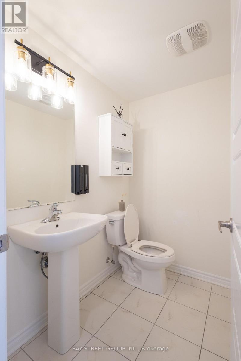 11 - 230 Avonsyde Boulevard, Hamilton, Ontario  L8B 1T9 - Photo 9 - X12800602