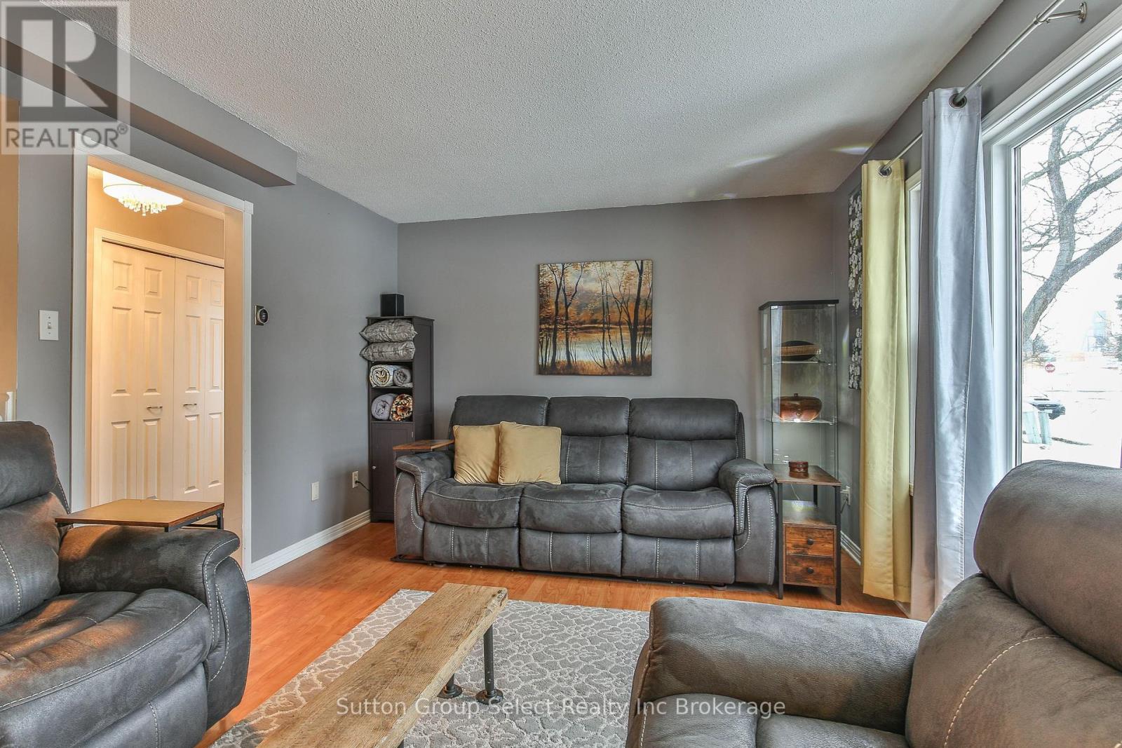 1091 Canfield Crescent, Woodstock, Ontario N4S 8P3 - Photo 14 - X12800708