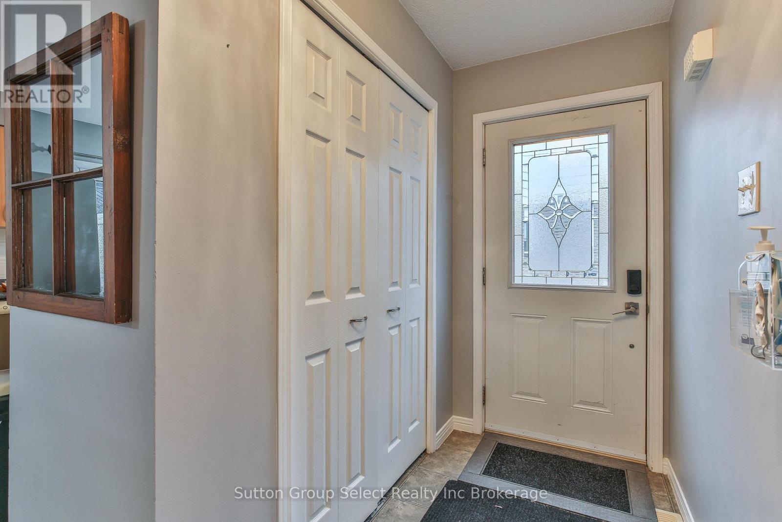 1091 Canfield Crescent, Woodstock, Ontario N4S 8P3 - Photo 4 - X12800708