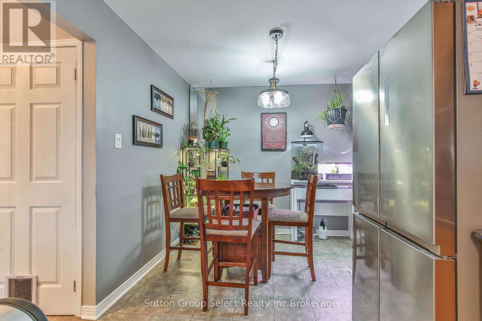 1091 Canfield Crescent, Woodstock, Ontario N4S 8P3 - Photo 9 - X12800708