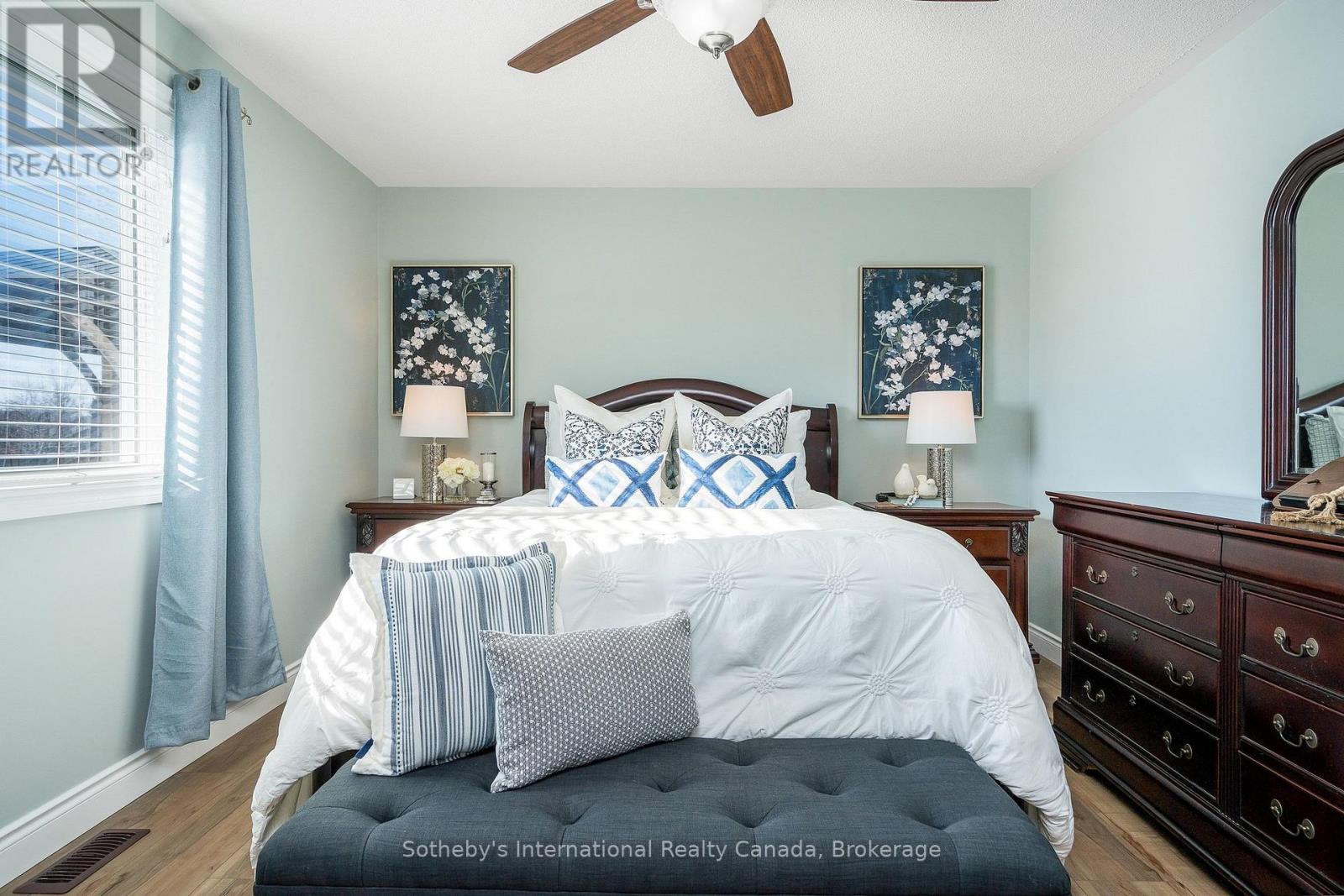 8 Hall Street, Springwater (Phelpston), Ontario  L0L 2K0 - Photo 18 - S12800698