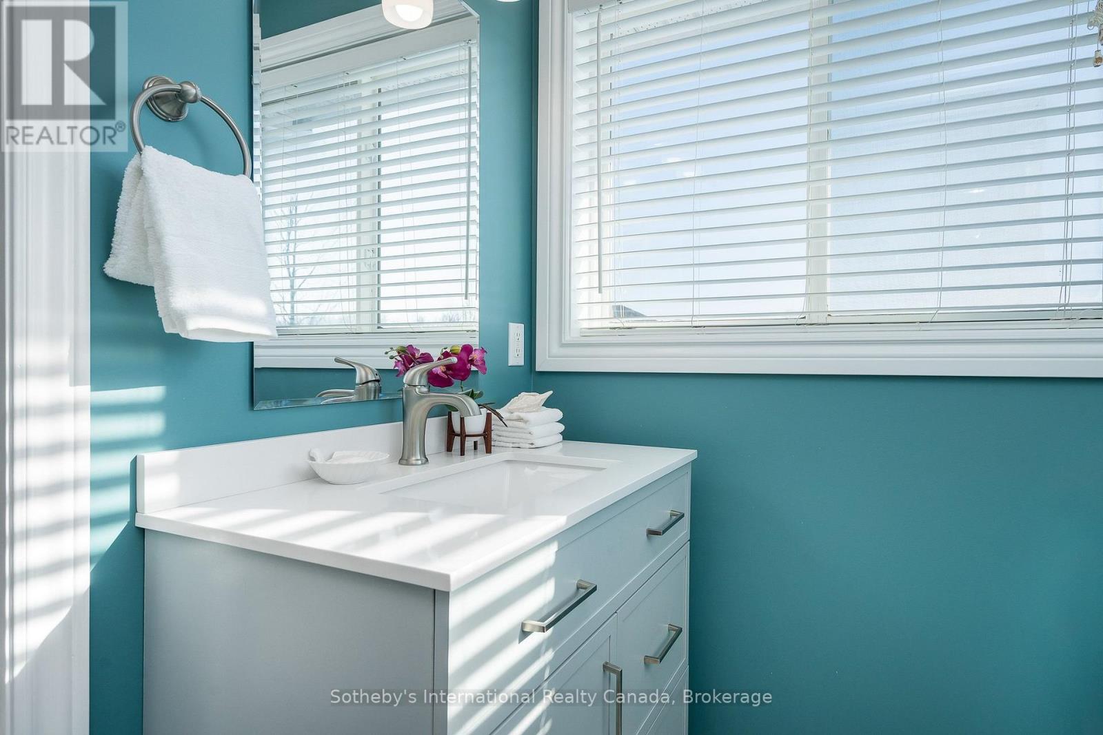 8 Hall Street, Springwater (Phelpston), Ontario  L0L 2K0 - Photo 19 - S12800698