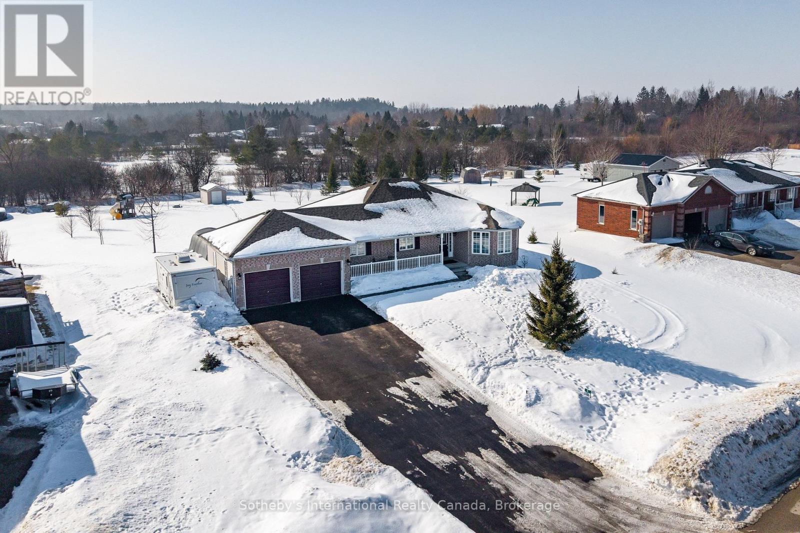 8 Hall Street, Springwater (Phelpston), Ontario  L0L 2K0 - Photo 2 - S12800698