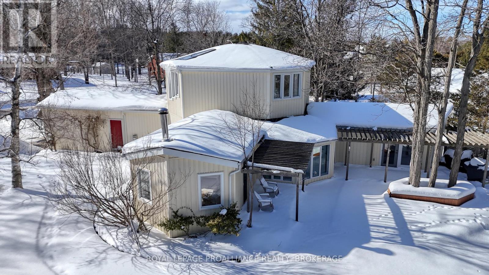 5 Wilmot Street, Kingston, Ontario K7L 4V1 - Photo 2 - X12800694