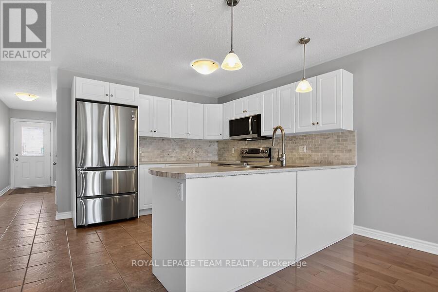 464 Honeyborne Street, Mississippi Mills, Ontario  K0A 1A0 - Photo 14 - X12800662